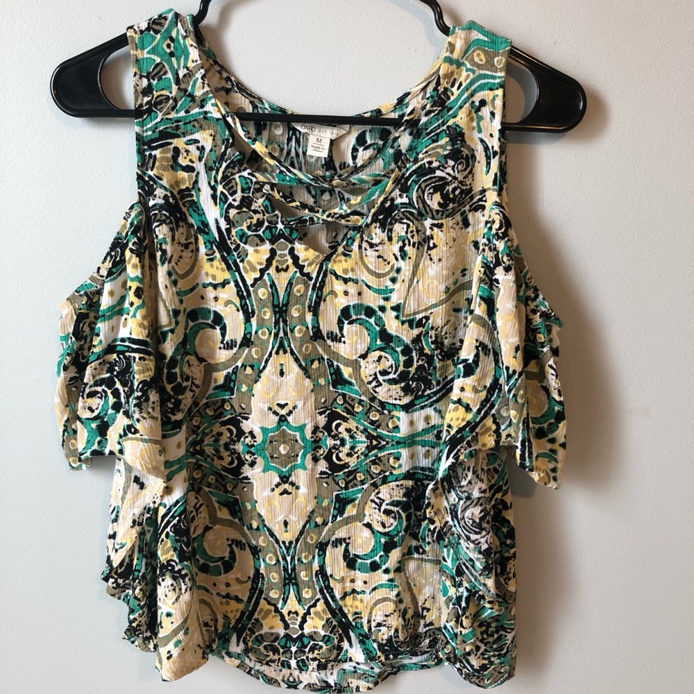 Bare shoulder flowy top